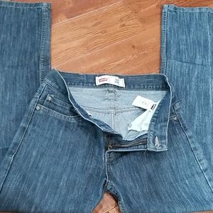 Levis